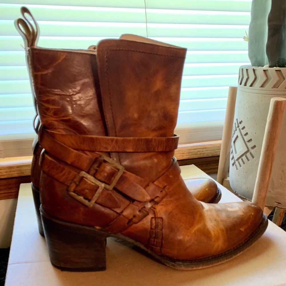 Like New FREEBIRD BY STEVEN Saint Leather Boots 8